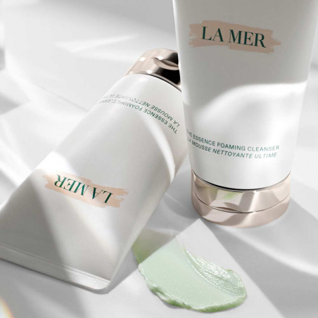 THE ESSENCE FOAMING CLEANSER