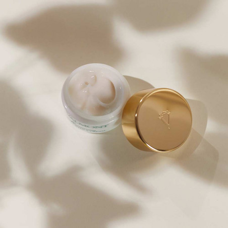 MOISTURIZING WITH A CREAM