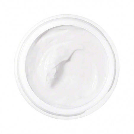 MOISTURIZING WITH A MASK